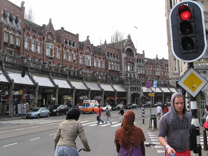 Amsterdam 17.jpg - Die ersten Fahrten wurden von Amsterdam aus unternommen und gleich zu einem gigantischen Erfolg. Bald fuhren von überall aus Schiffe nach Indien.